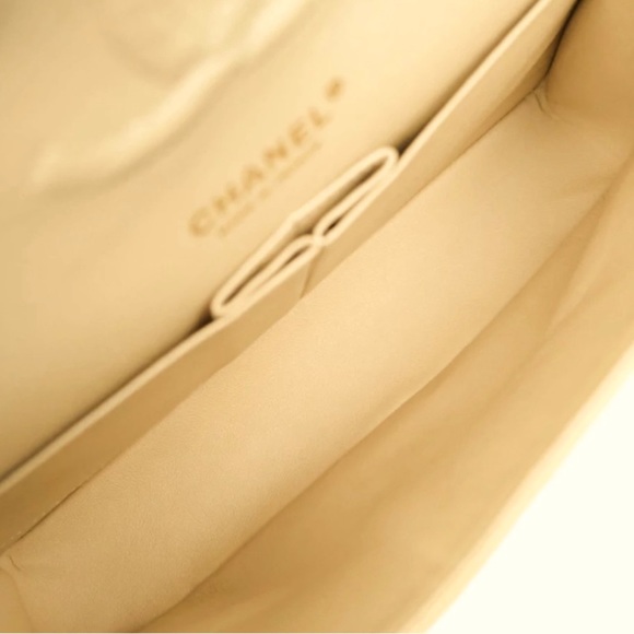 SOLD $6️⃣5️⃣0️⃣0️⃣ Chanel Lambskin Beige Clair medium Classic double flap - Picture 7 of 11